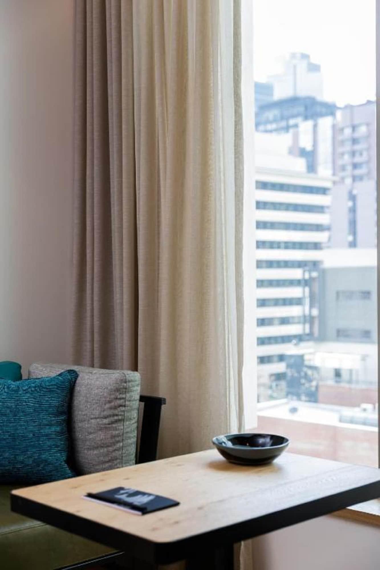 Qt Melbourne Hotel Luaran gambar A curtain
