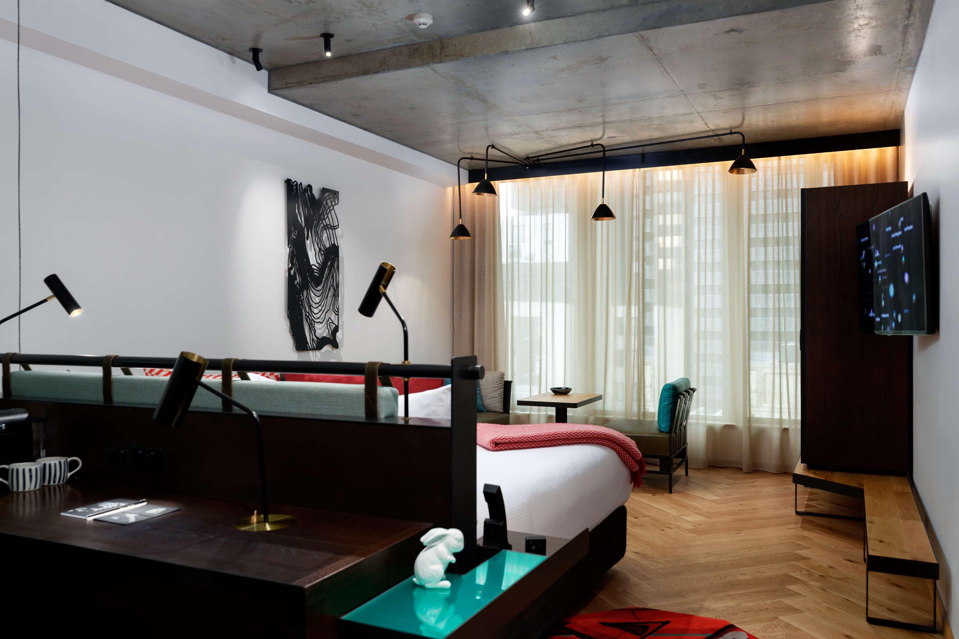 Qt Melbourne Hotel Luaran gambar A room at the hotel