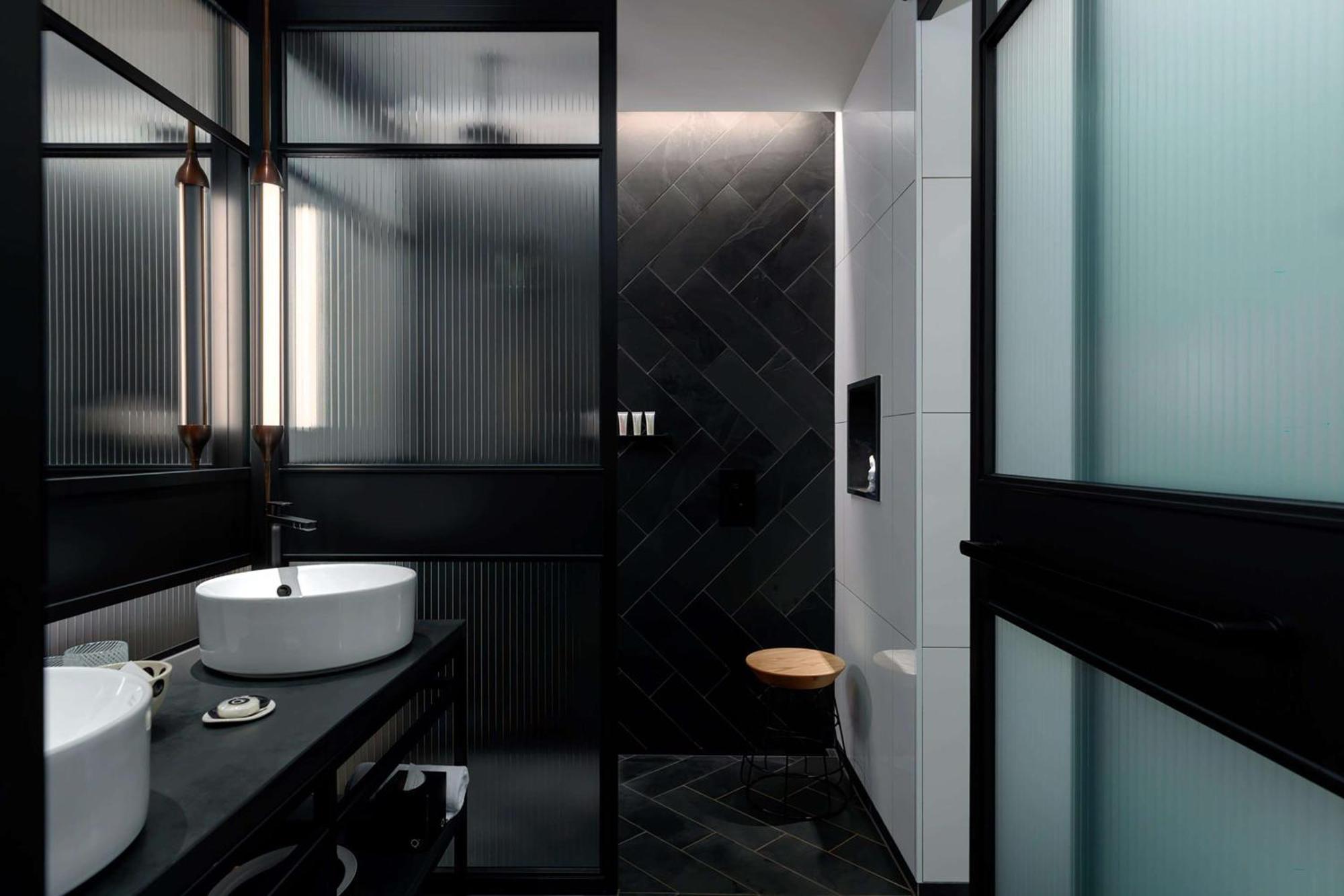 Qt Melbourne Hotel Luaran gambar Bathroom