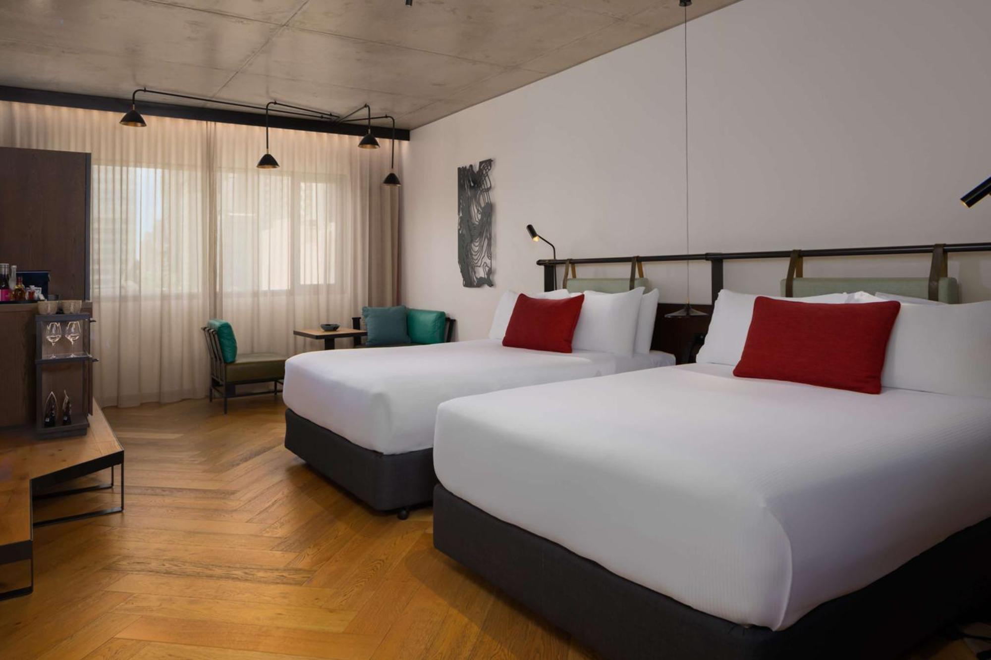 Qt Melbourne Hotel Luaran gambar A room at the hotel