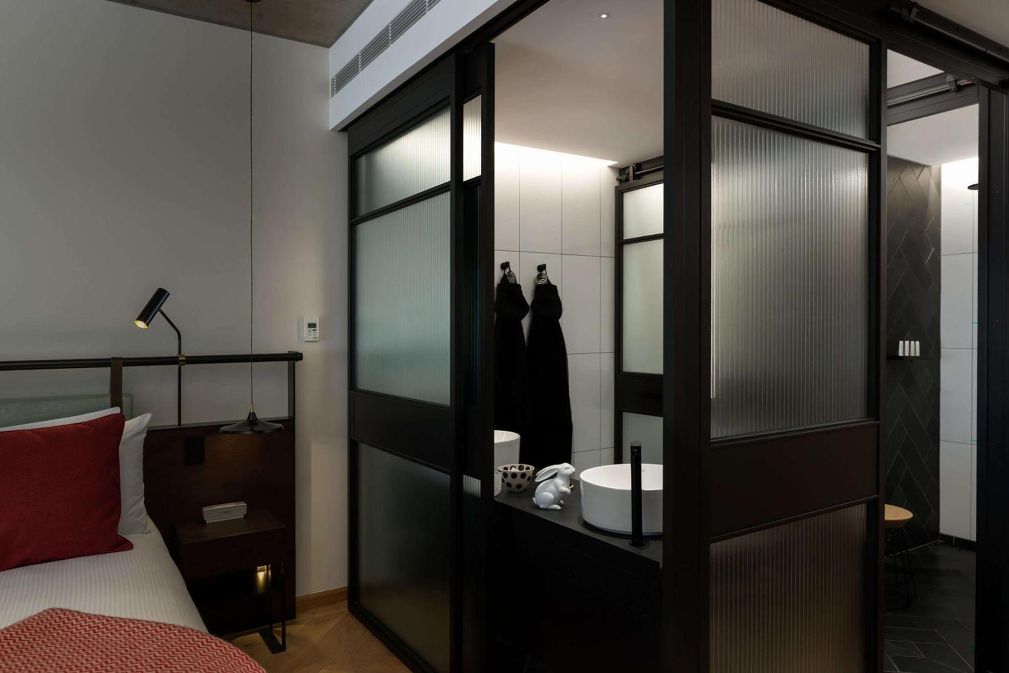 Qt Melbourne Hotel Luaran gambar A room at the hotel