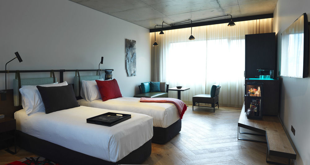 Qt Melbourne Hotel Luaran gambar Deluxe room