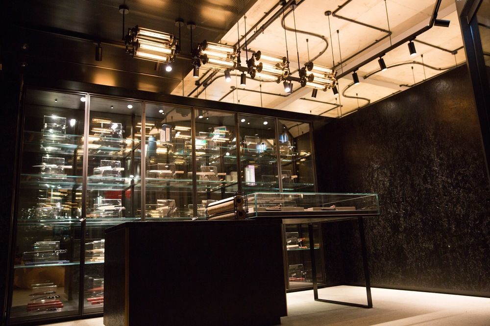 Qt Melbourne Hotel Luaran gambar The interior of the store