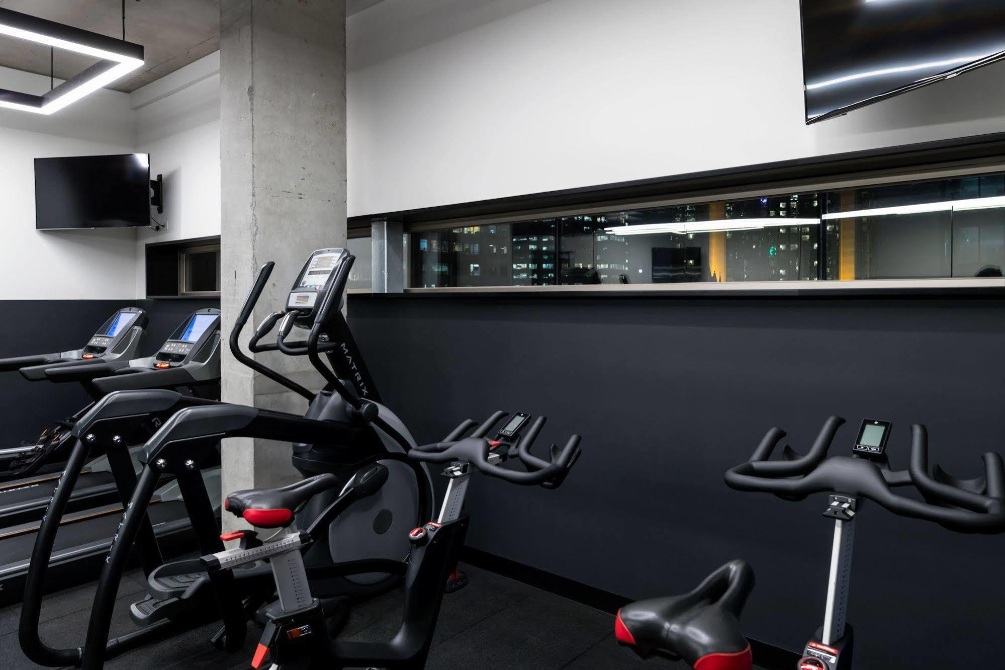 Qt Melbourne Hotel Luaran gambar The gym at the 2012 London Olympics